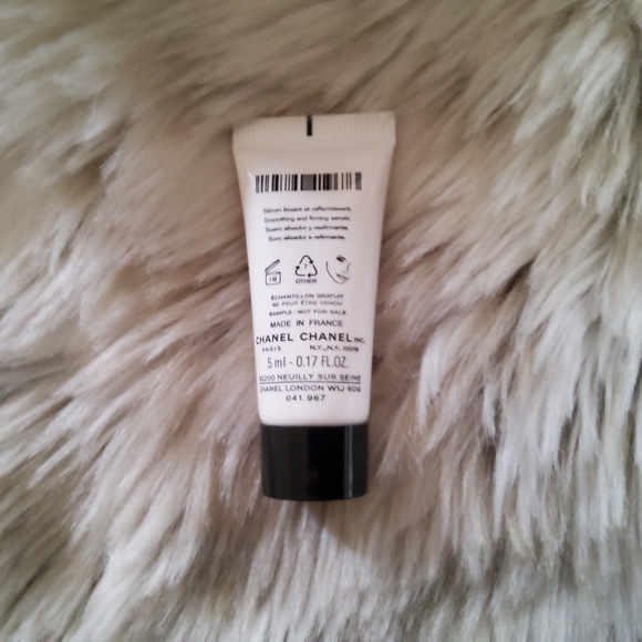 Chanel Bundle...2 Gift Bags/Chanel Shipping Box & Le Lift - Picture 14 of 15